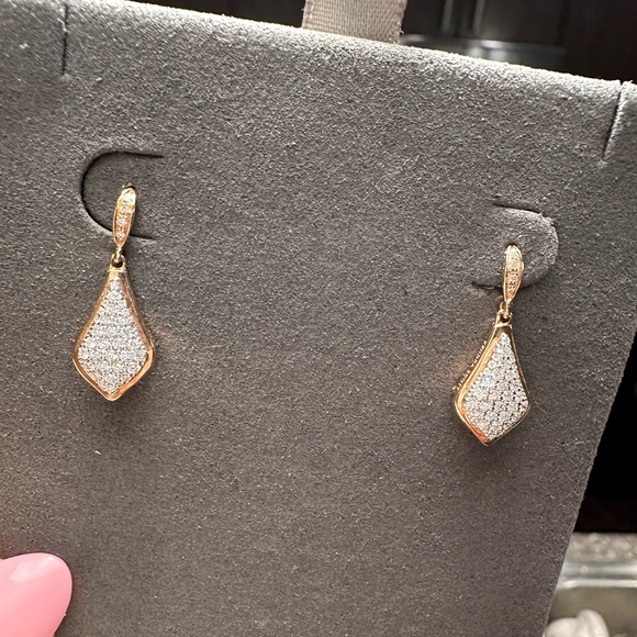 Kendra Scott Lexi Drop Earrings in Pave Diamond and 14k Rose Gold - Picture 4 of 4